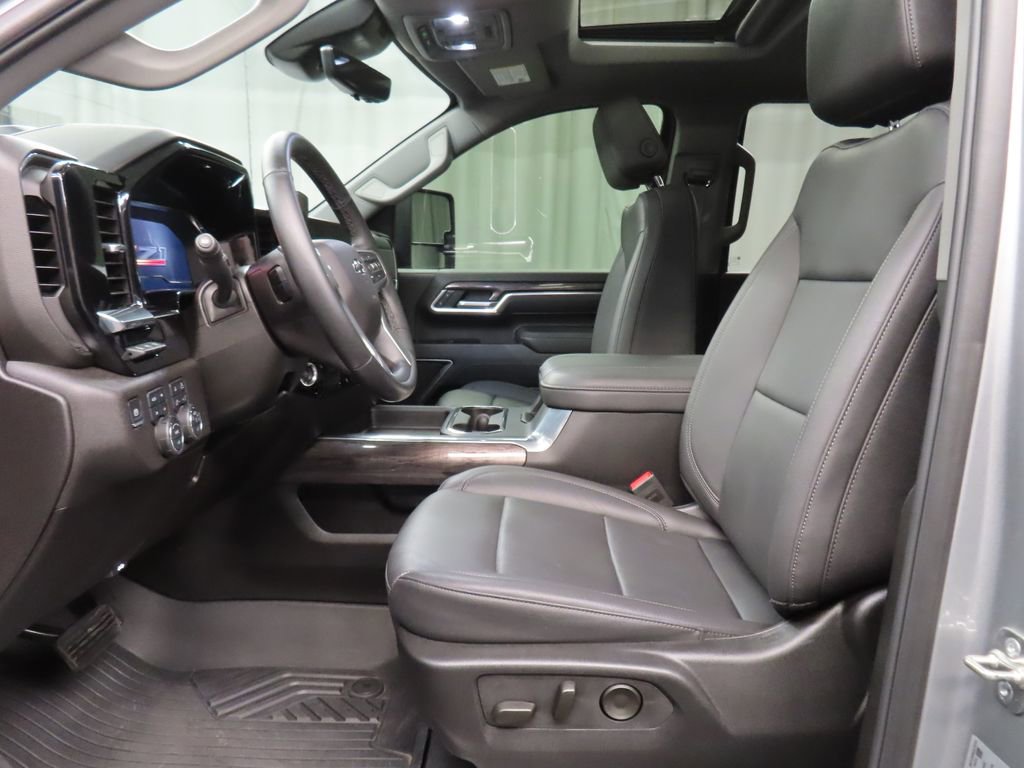 Used 2025 Chevrolet Silverado 2500 LTZ w/ LTZ Plus Package AWD/4WD image 12