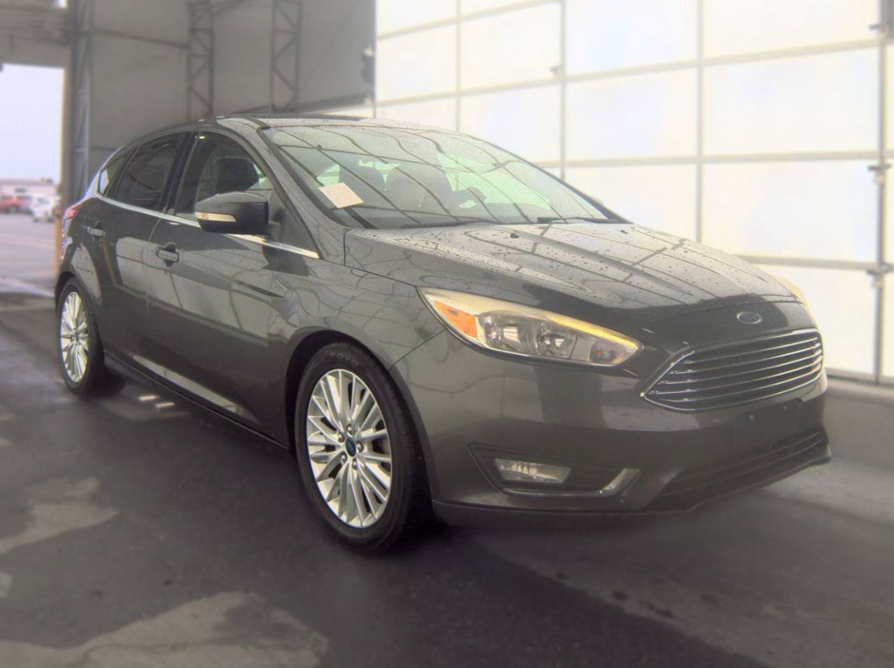 Used 2015 Ford Focus Titanium FWD image 3
