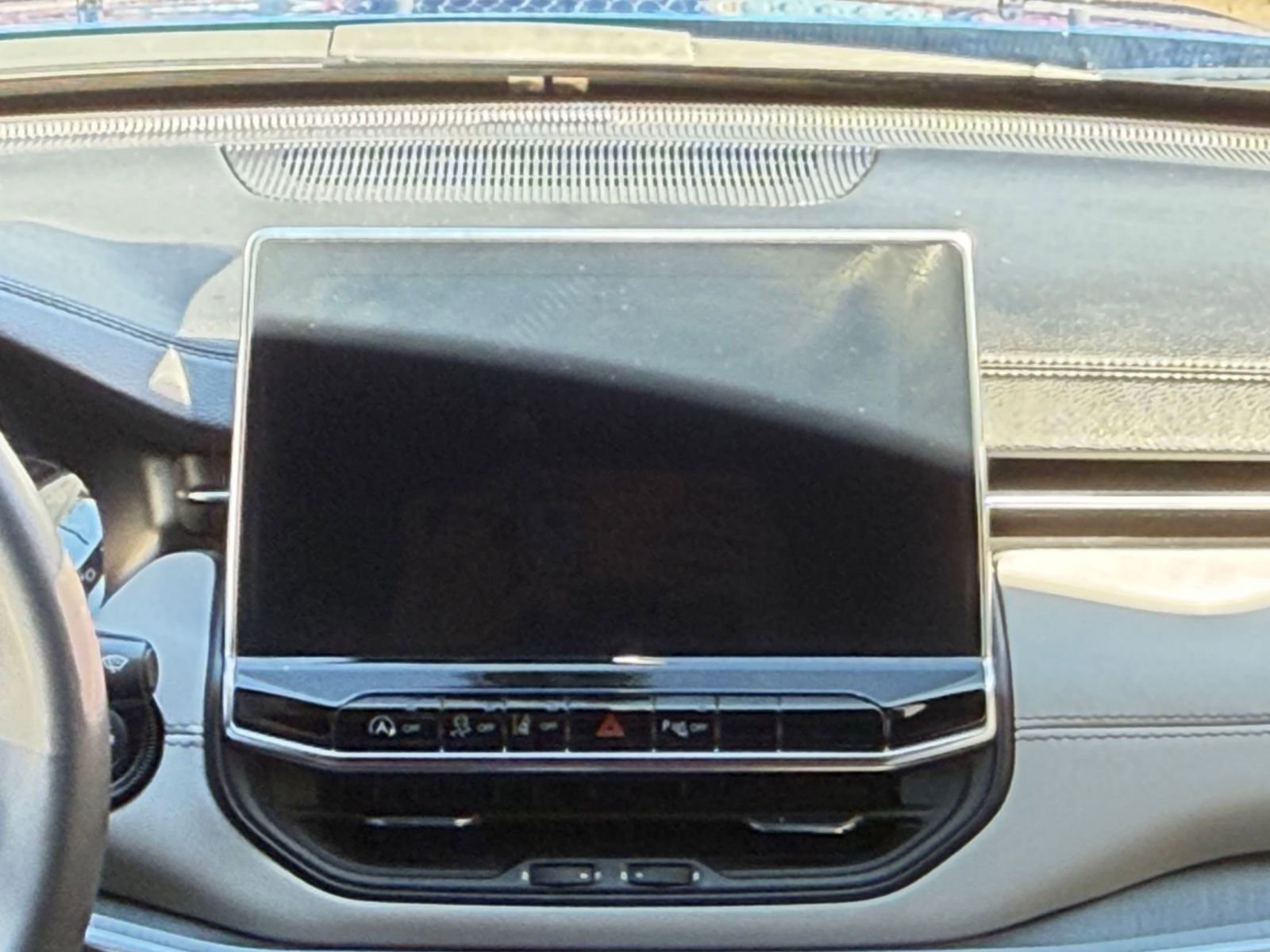 Used 2025 Jeep Compass Limited image 17