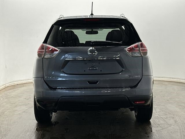 Used 2015 Nissan Rogue SV w/ SV Premium Package image 4