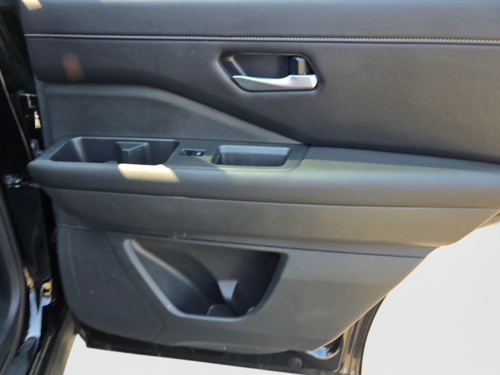 Used 2025 Nissan Pathfinder SL AWD/4WD image 26