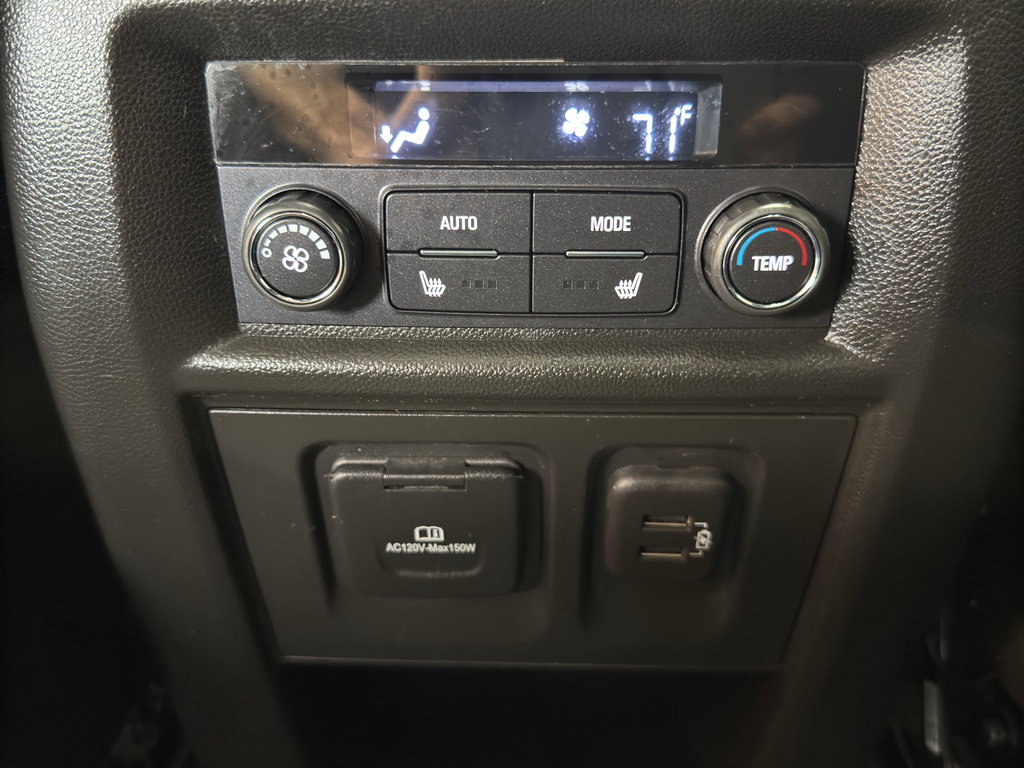 Used 2023 Chevrolet Traverse Premier image 12