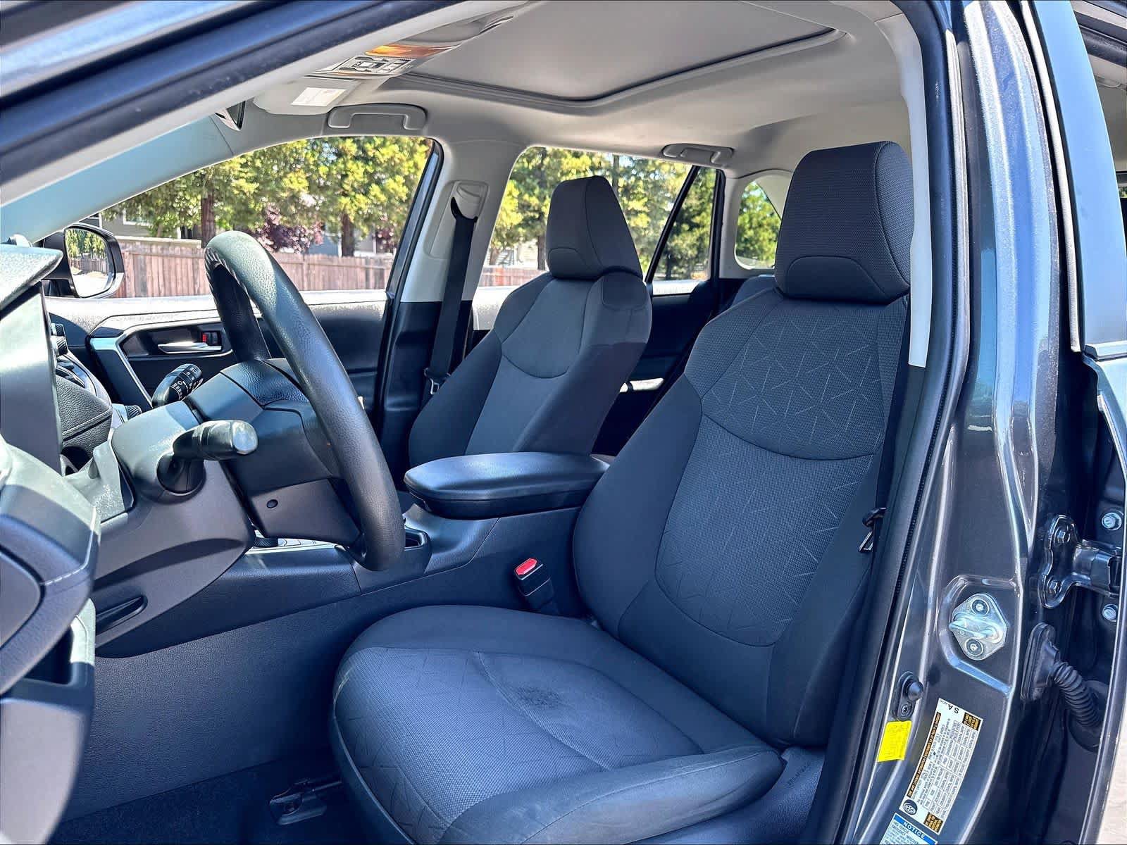 Used 2019 Toyota RAV4 XLE w/ Convenience Package AWD/4WD image 28