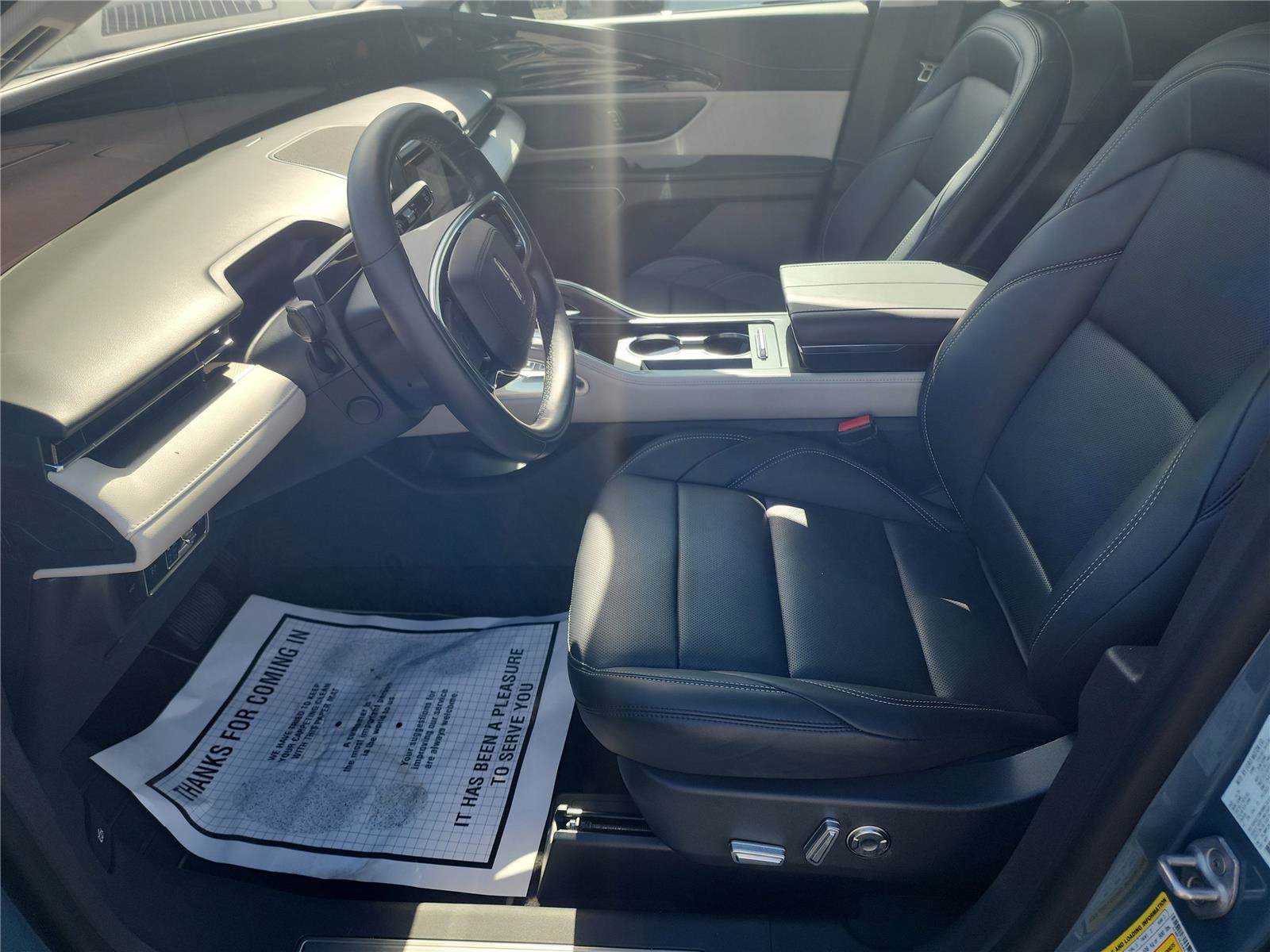 Used 2025 Lincoln Nautilus Premier image 13