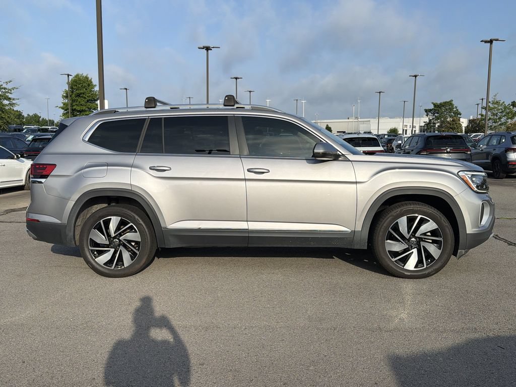 Used 2024 Volkswagen Atlas SEL AWD/4WD image 6