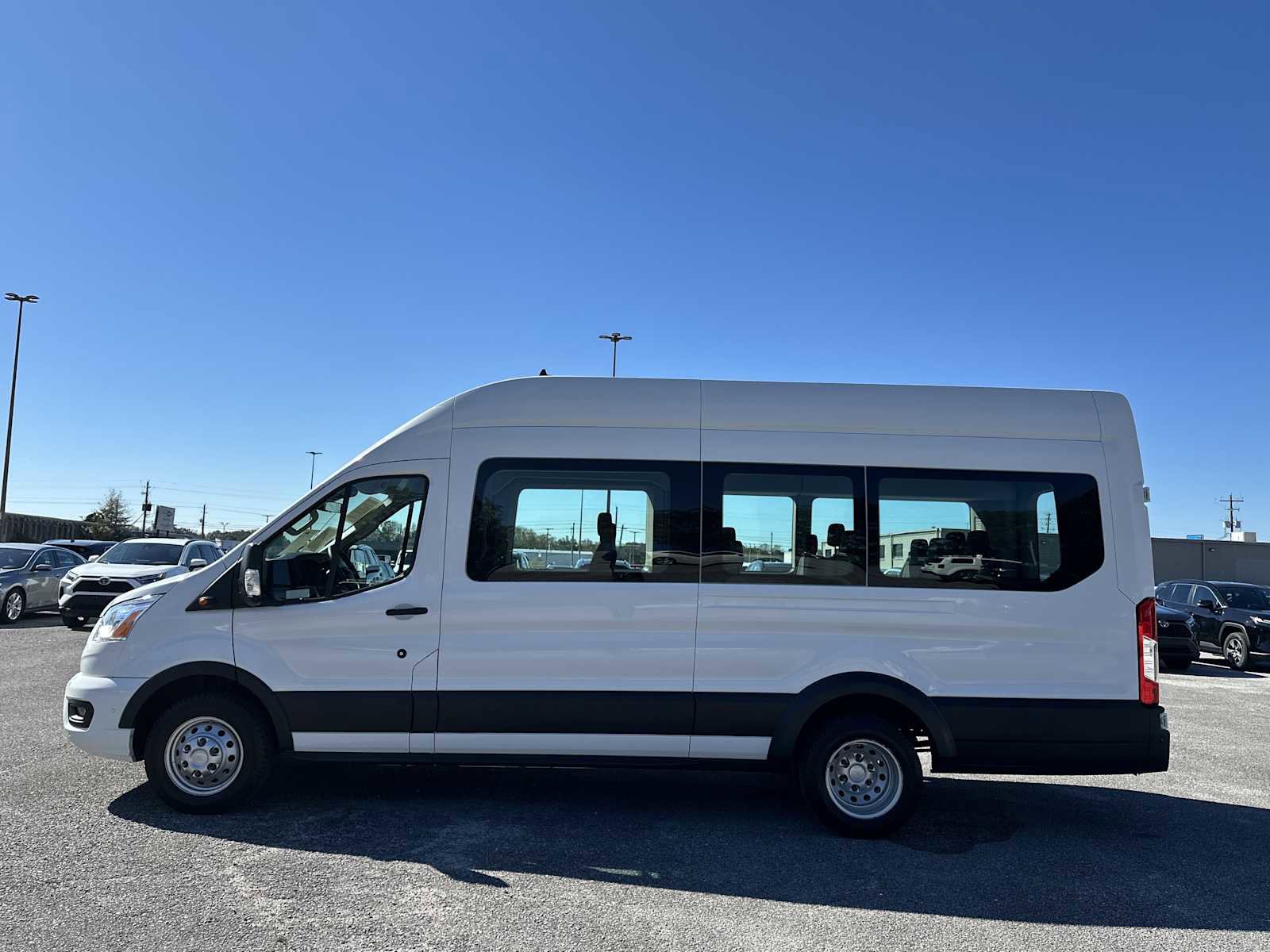 Used 2021 Ford Transit 350 XLT image 5