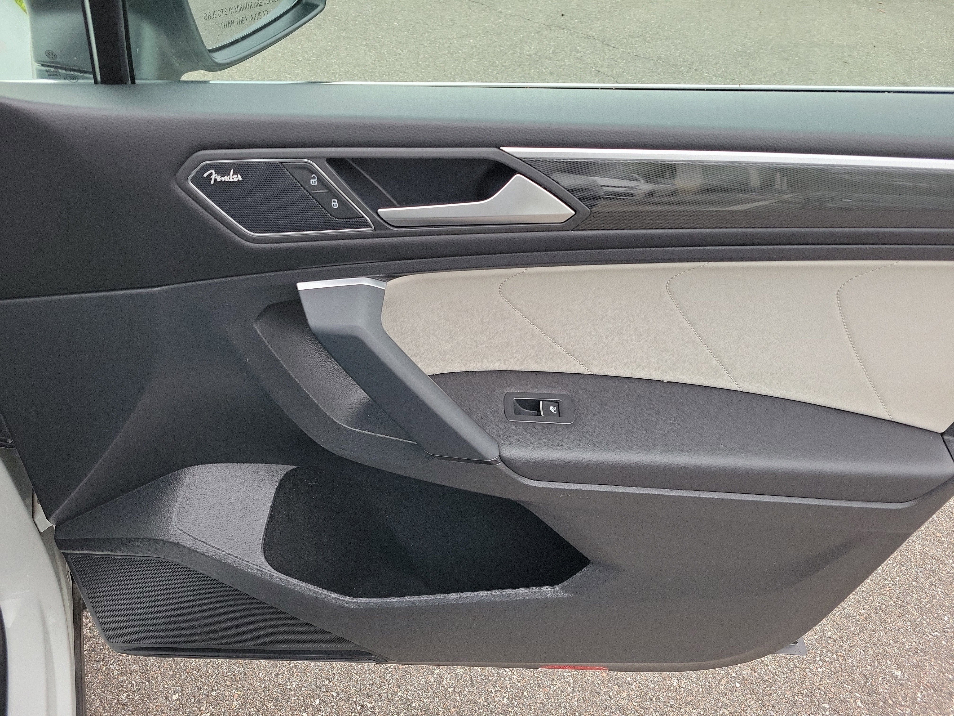 Used 2019 Volkswagen Tiguan SEL Premium image 10