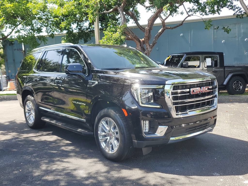 Certified 2022 GMC Yukon SLT w/ SLT Premium Package AWD/4WD image 7