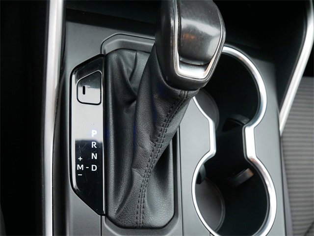 Used 2020 Toyota Highlander LE image 24