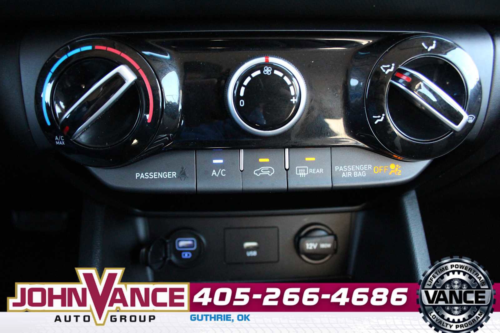 Used 2023 Hyundai Kona SE image 29