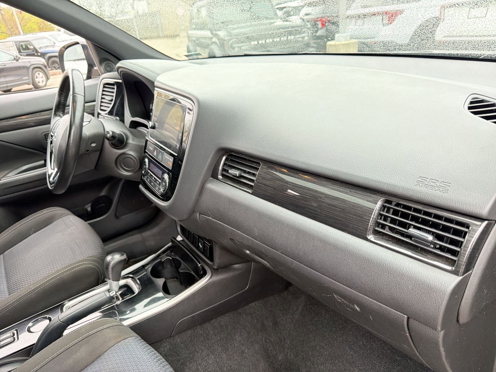 Used 2018 Mitsubishi Outlander LE image 18