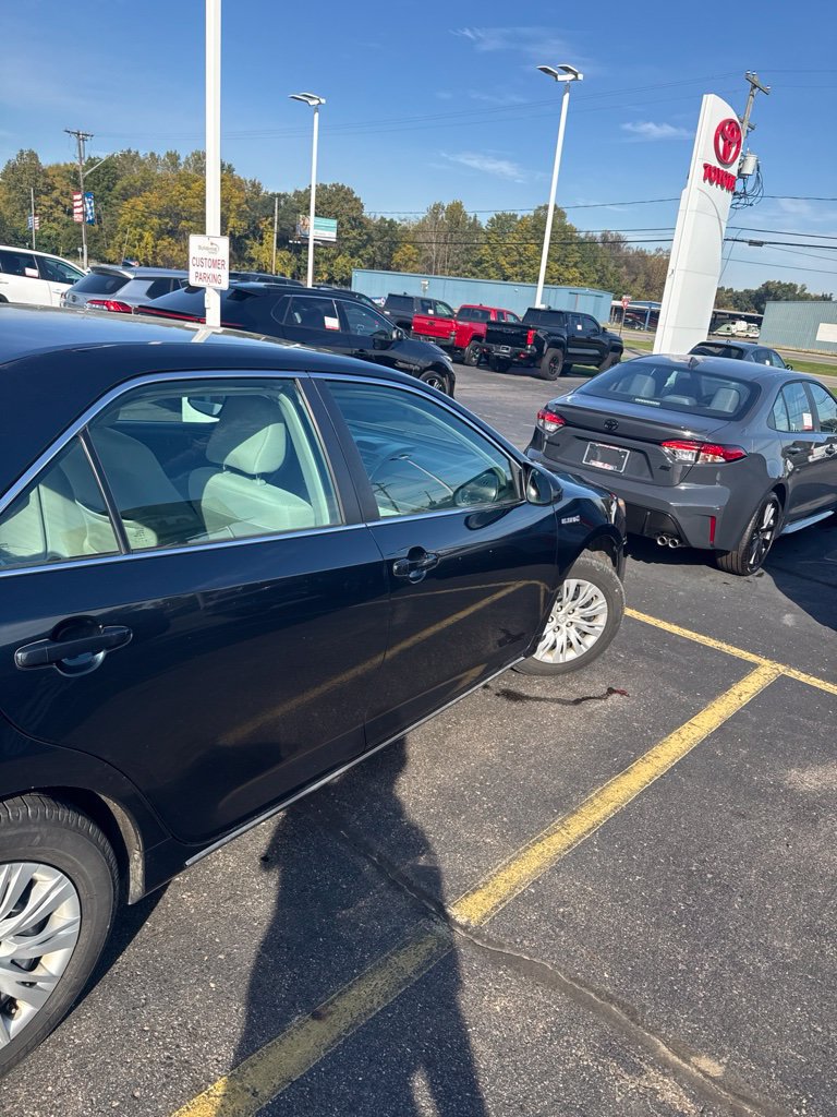 Used 2014 Toyota Camry LE FWD image 4