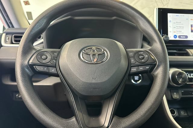 Used 2025 Toyota RAV4 XLE FWD image 28