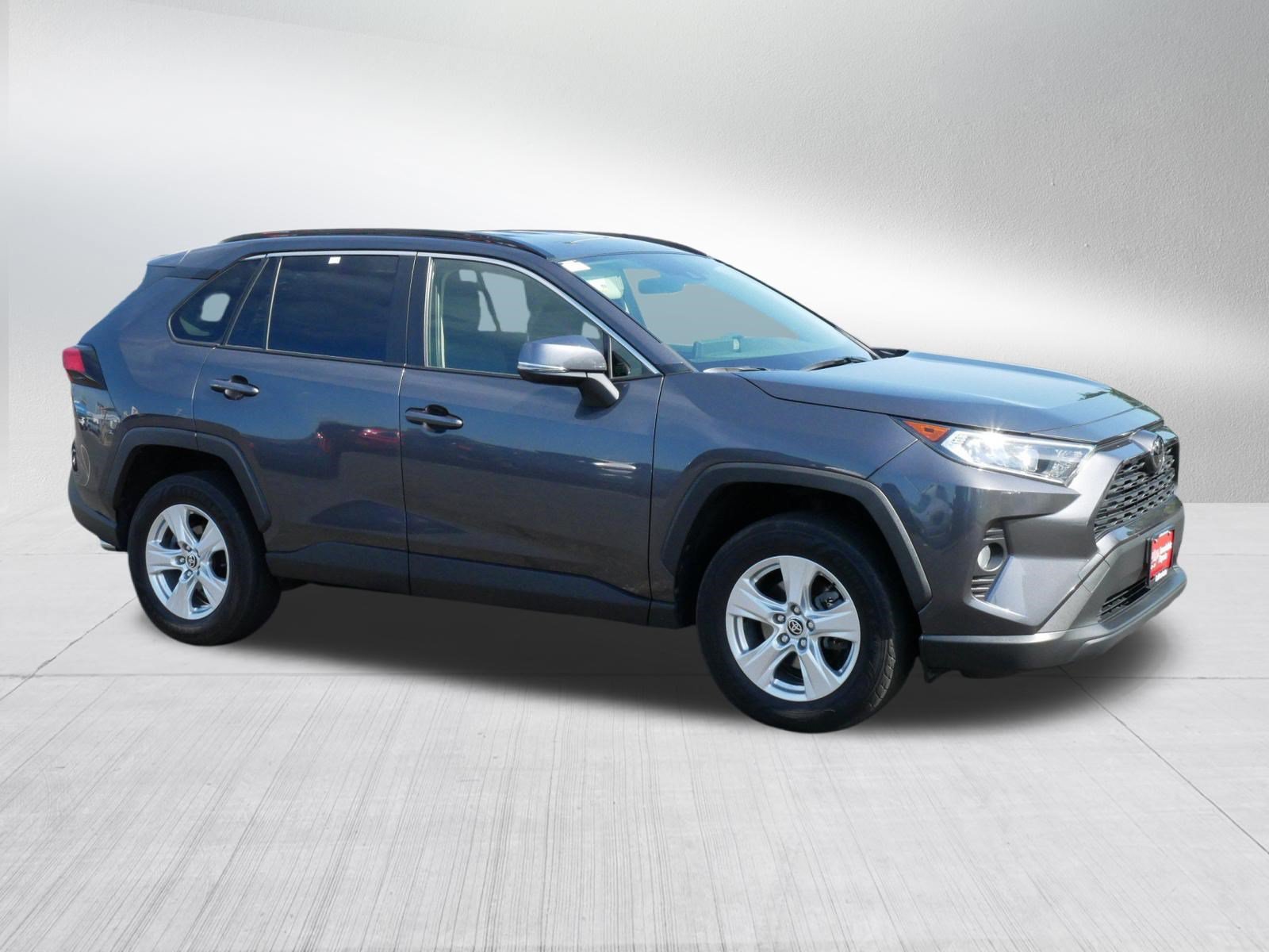 Certified 2020 Toyota RAV4 XLE w/ XLE Grade Weather Package AWD/4WD image 9