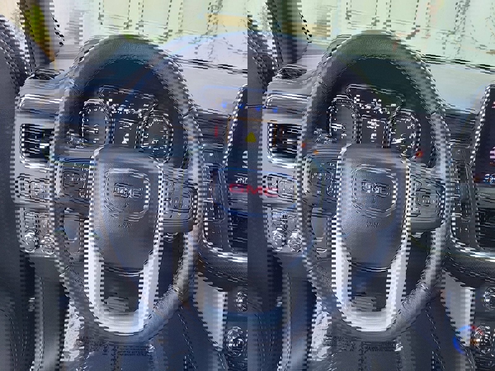 Used 2021 GMC Yukon XL SLT w/ Rear Media and Nav Package image 25