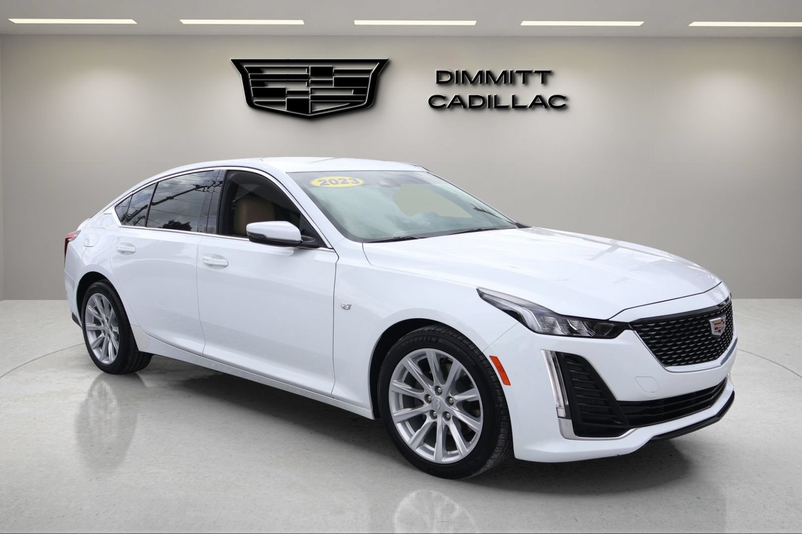 Used 2023 Cadillac CT5 Luxury RWD image 3