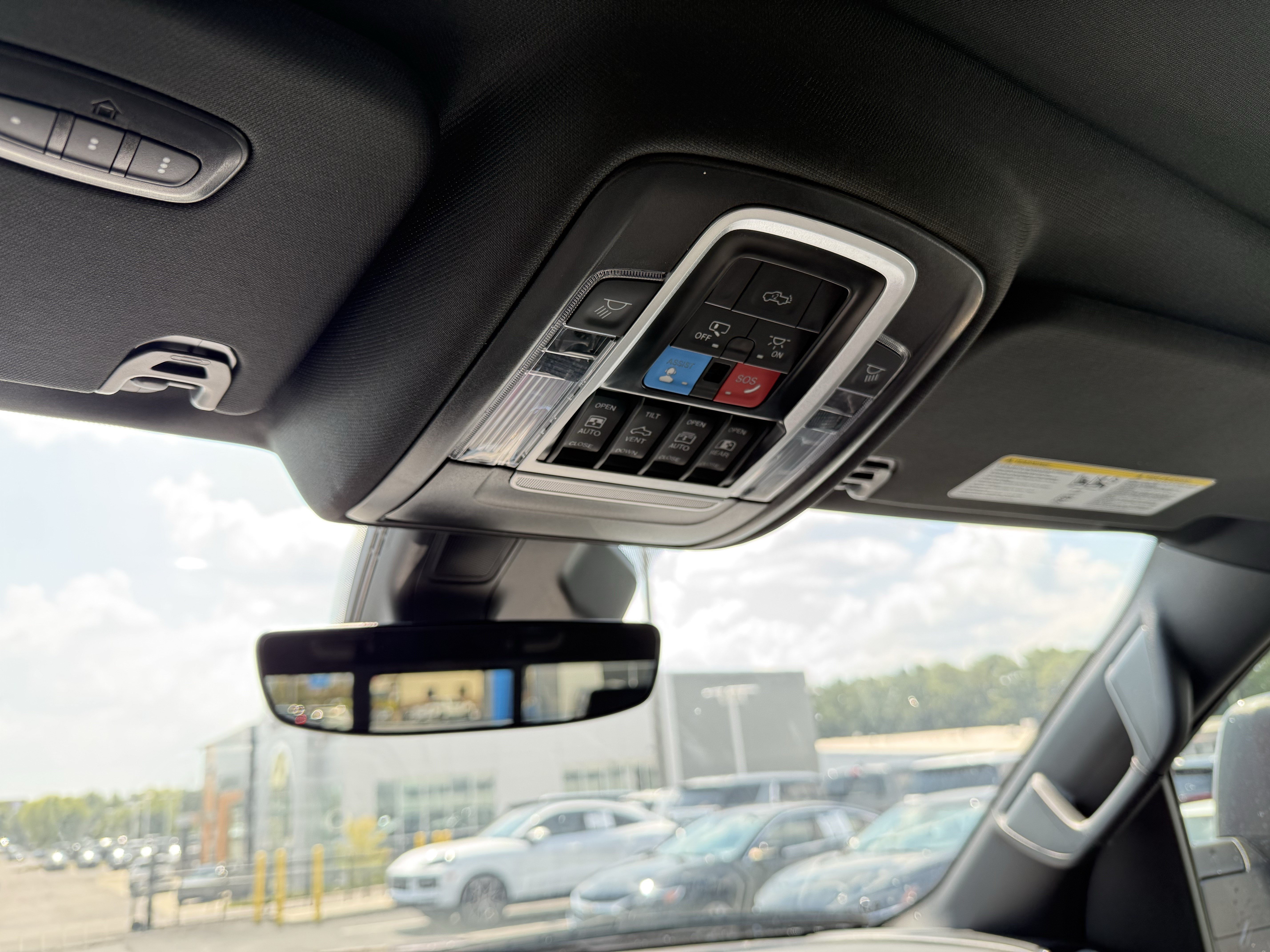 Used 2025 RAM 1500 Limited w/ Trailer Tow Group AWD/4WD image 28