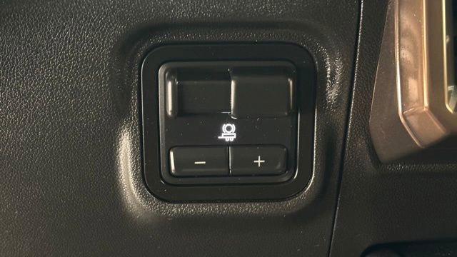 Used 2025 GMC Hummer EV 2X w/ LPO, Cargo Utility Package AWD/4WD image 39