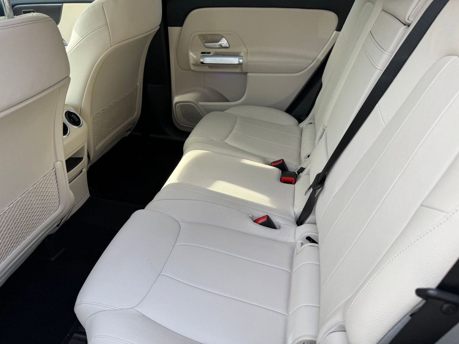 Used 2022 Mercedes-Benz GLB 250 w/ Premium Package Lite image 22