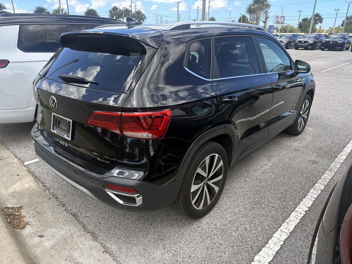Used 2022 Volkswagen Taos SE AWD/4WD image 4