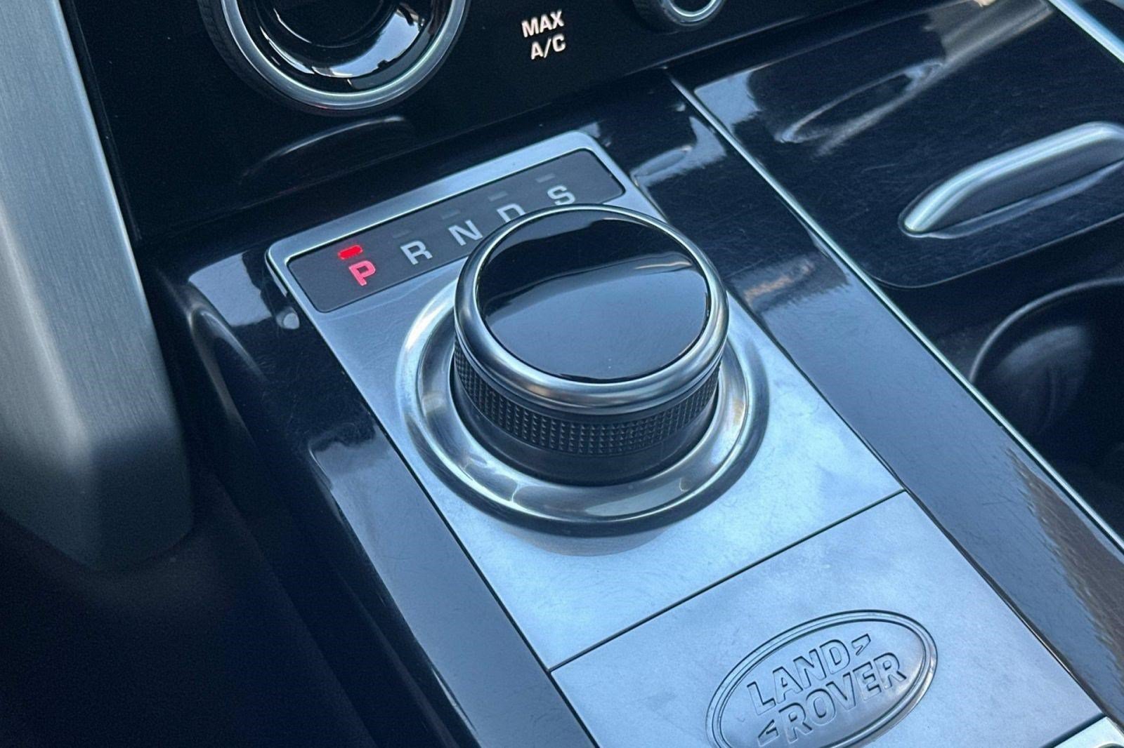 Used 2019 Land Rover Range Rover Supercharged AWD/4WD image 17