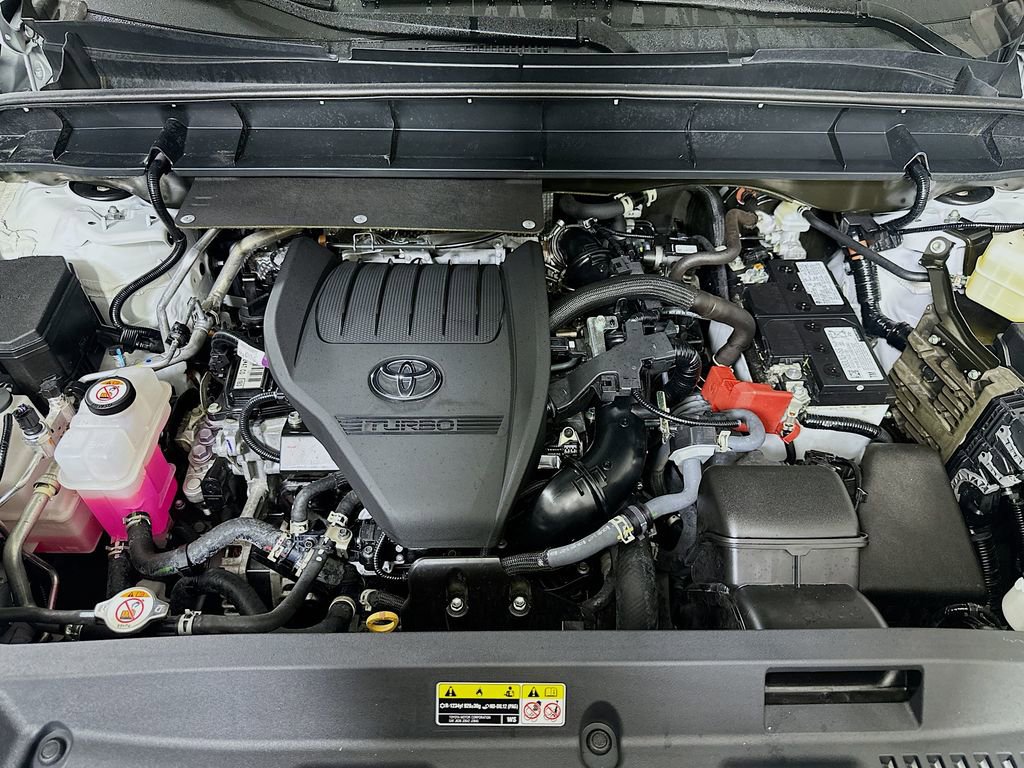 Used 2024 Toyota Highlander Limited image 9