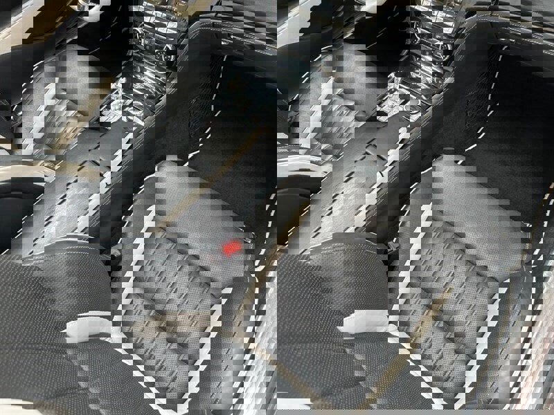 Used 2015 Mercedes-Benz SL 550 w/ White Arrow Edition image 21