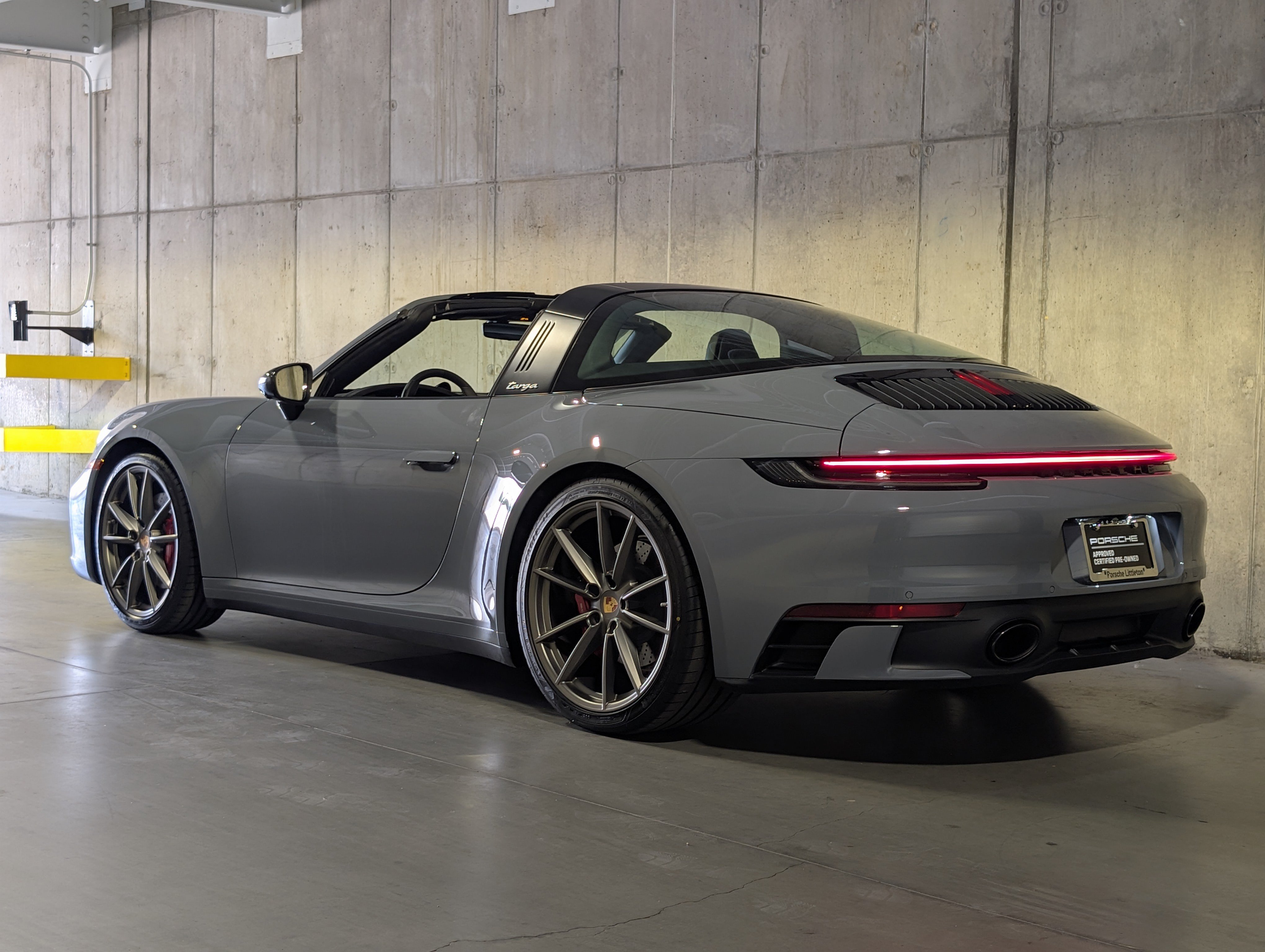 Certified 2024 Porsche 911 Targa 4S w/ Premium Package AWD/4WD image 3