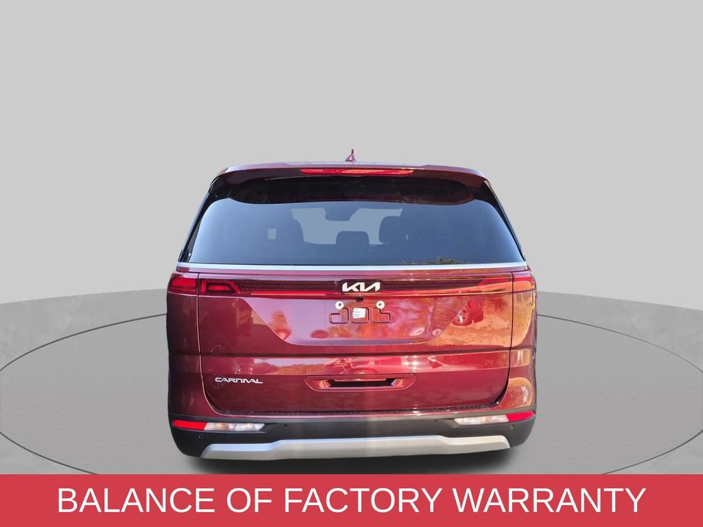 Used 2024 Kia Carnival EX FWD image 4
