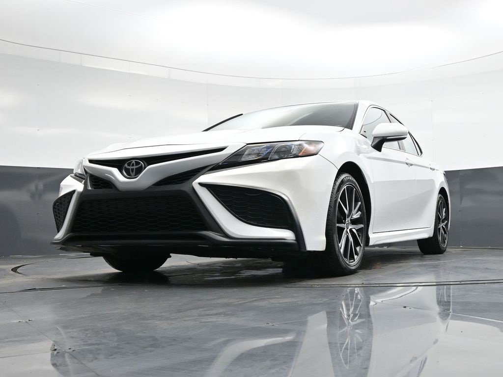Used 2024 Toyota Camry SE image 38