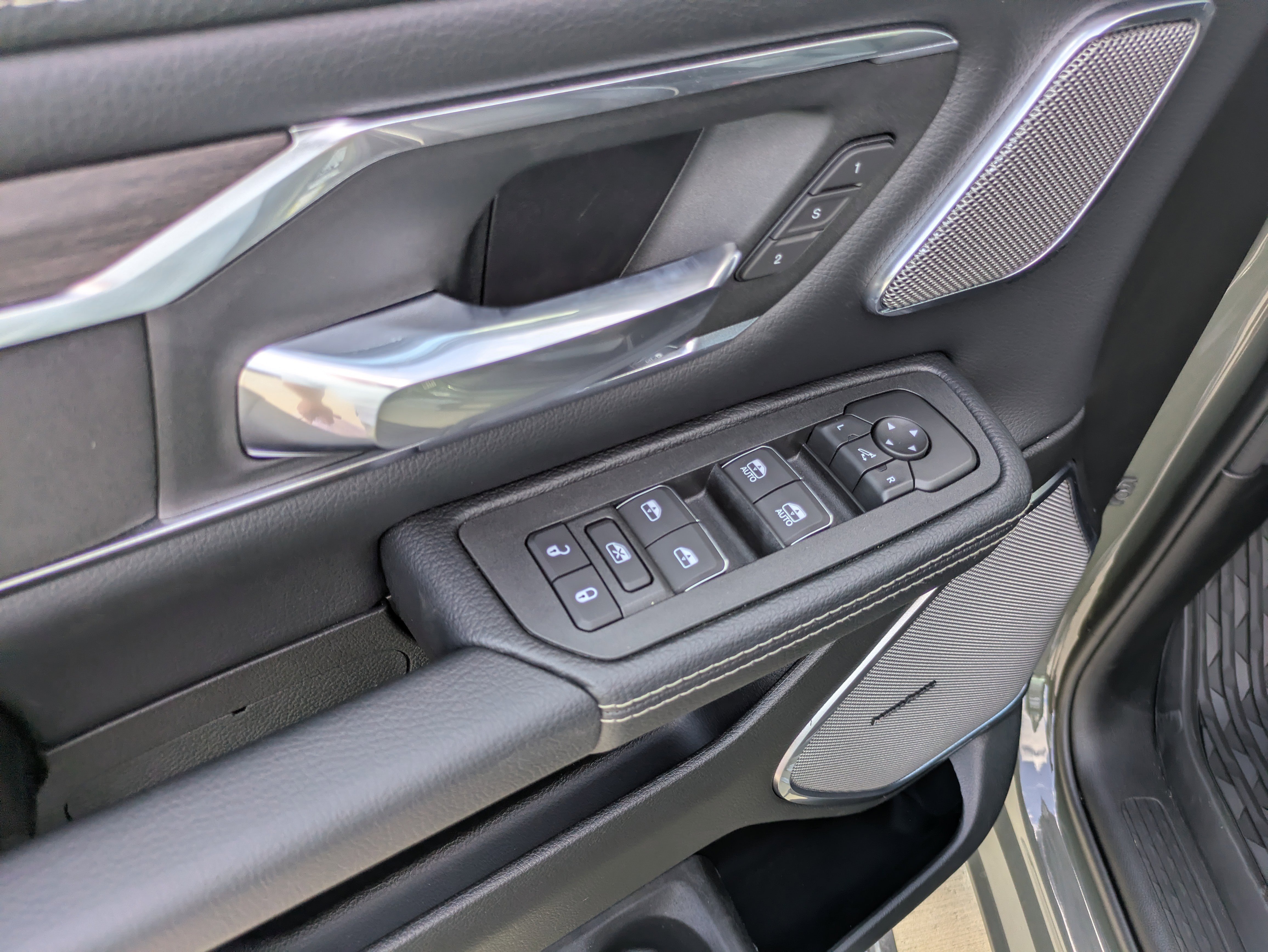 New 2026 RAM 1500 Laramie AWD/4WD image 10