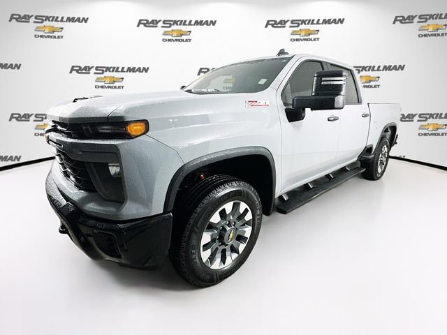 Used 2024 Chevrolet Silverado 2500 Custom w/ Custom Convenience Package image 3