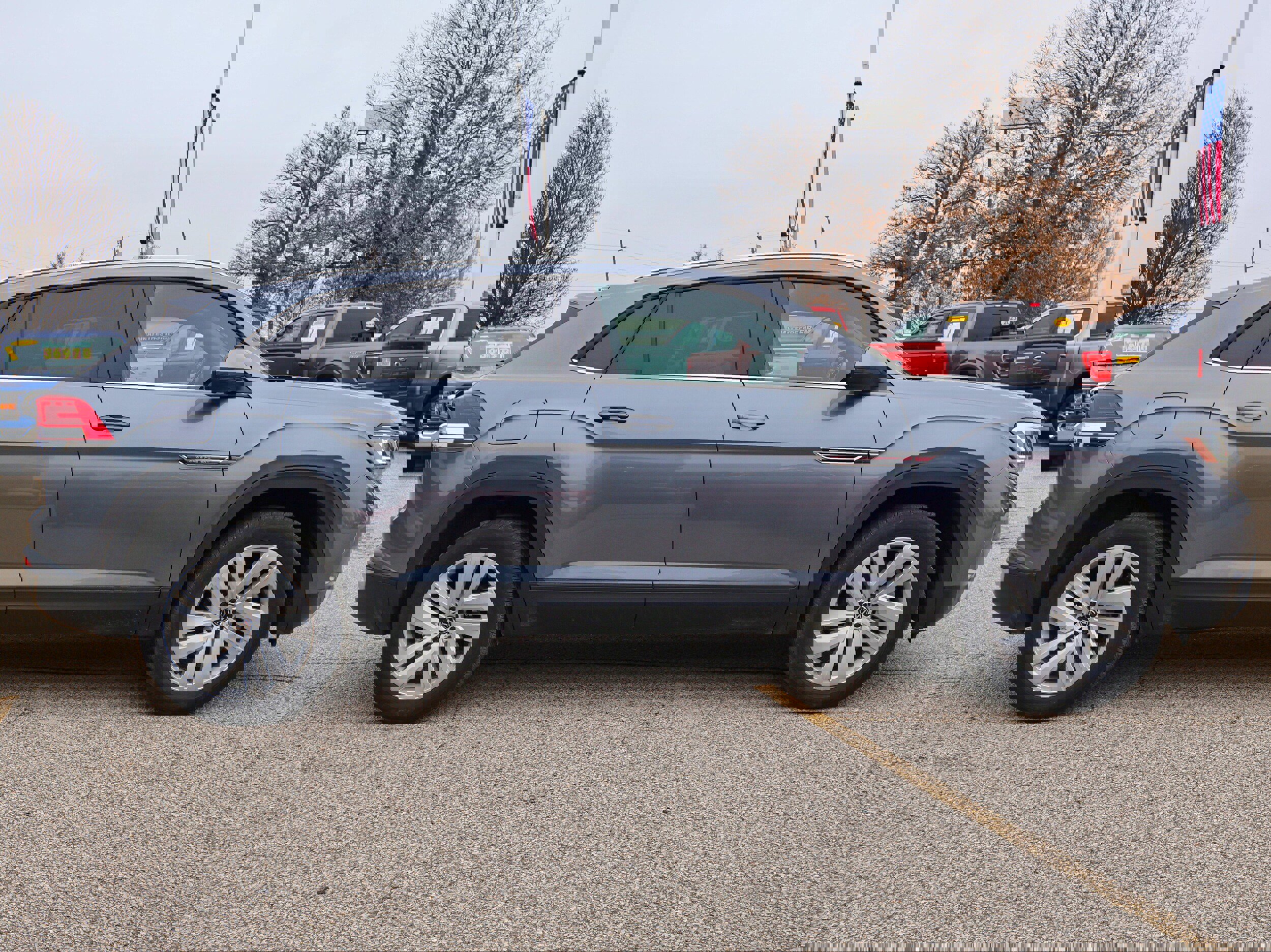 Used 2023 Volkswagen Atlas Cross Sport SE image 6