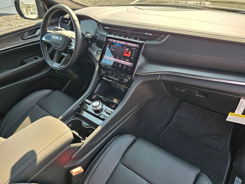 New 2025 Jeep Grand Cherokee Overland w/ Adv Protech Group III image 15
