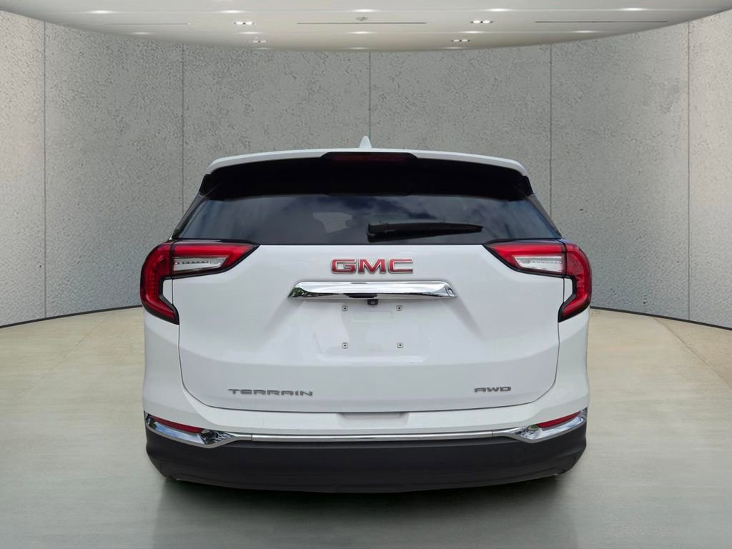 Used 2024 GMC Terrain SLT image 4