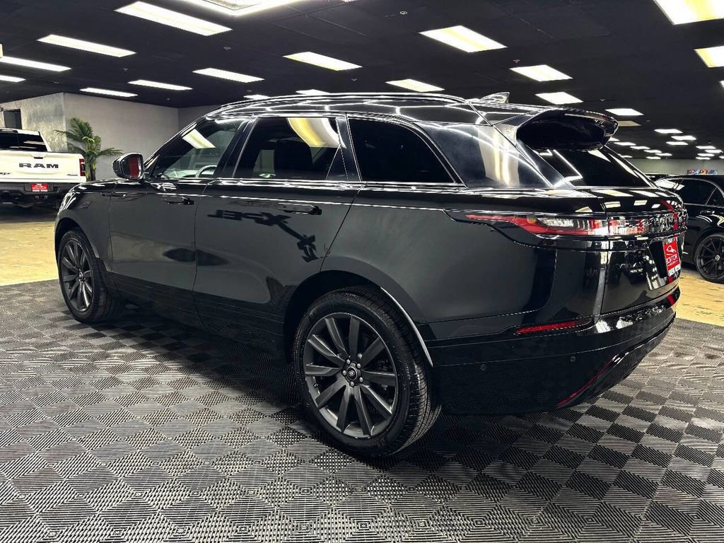 Used 2018 Land Rover Range Rover Velar R-Dynamic HSE image 9
