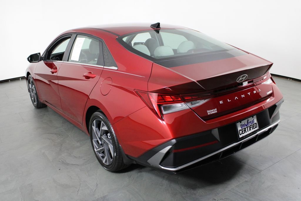 Certified 2025 Hyundai Elantra Limited image 4