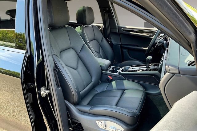 Used 2026 Porsche Macan image 26