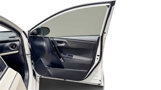 Used 2017 Toyota Corolla iM image 9