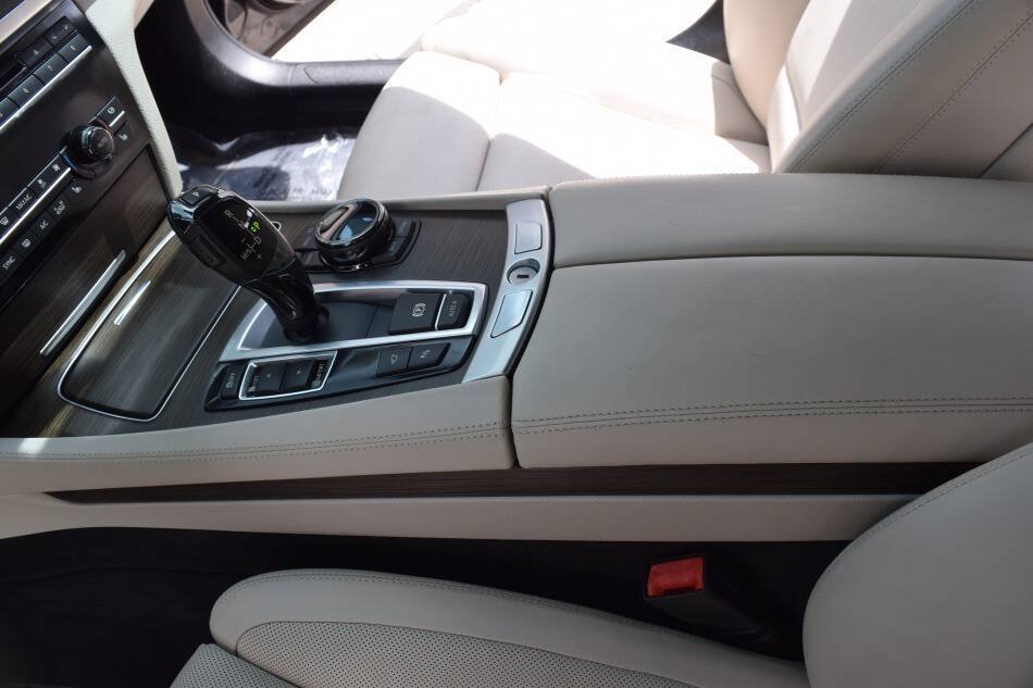Used 2015 BMW 750i RWD image 55