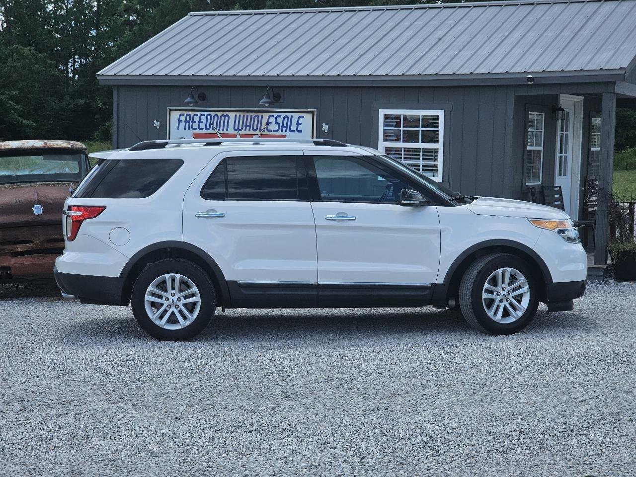 Used 2014 Ford Explorer XLT FWD image 13
