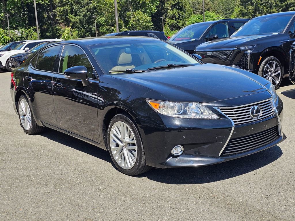 Used 2014 Lexus ES 350 w/ Ultra Luxury Package FWD image 7