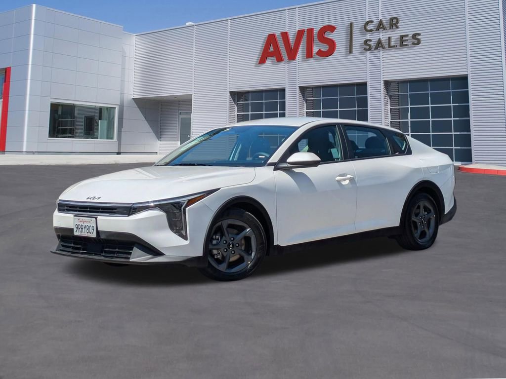 Used 2025 Kia K4 LXS image 1