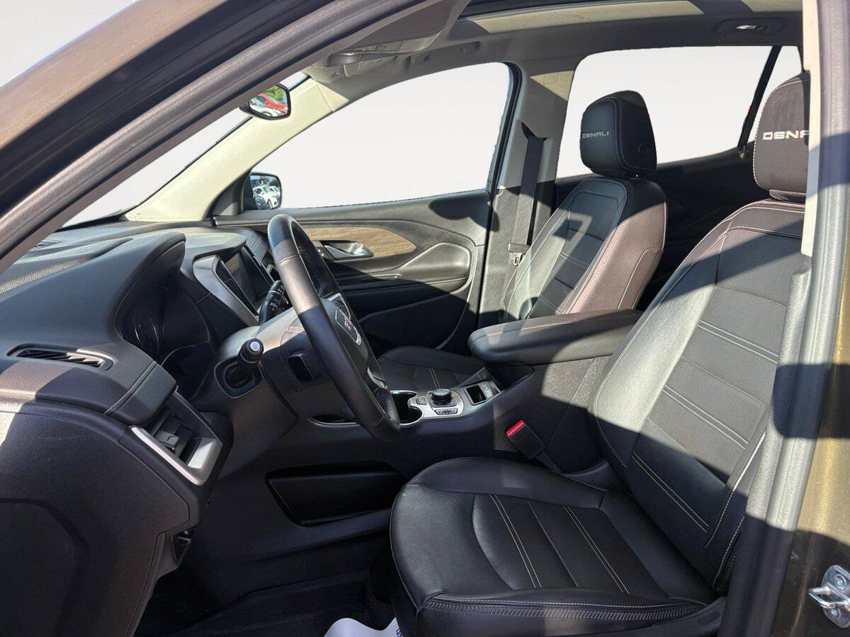 Used 2023 GMC Terrain Denali w/ LPO, Floor Liner Package AWD/4WD image 9