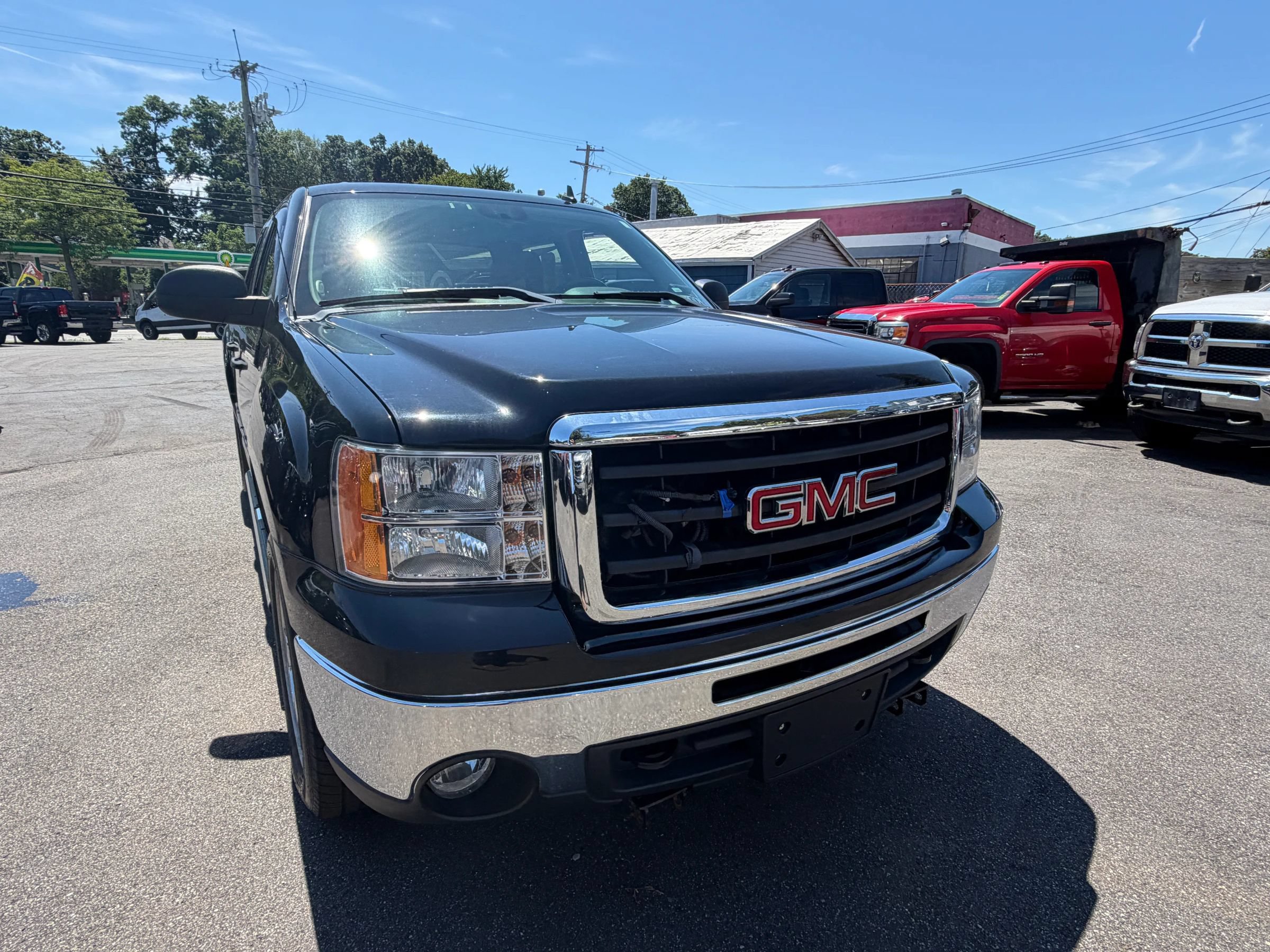 Used 2011 GMC Sierra 1500 SLE w/ Power Tech Package AWD/4WD image 9