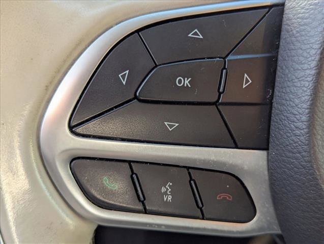 Used 2018 Chrysler Pacifica Limited image 5