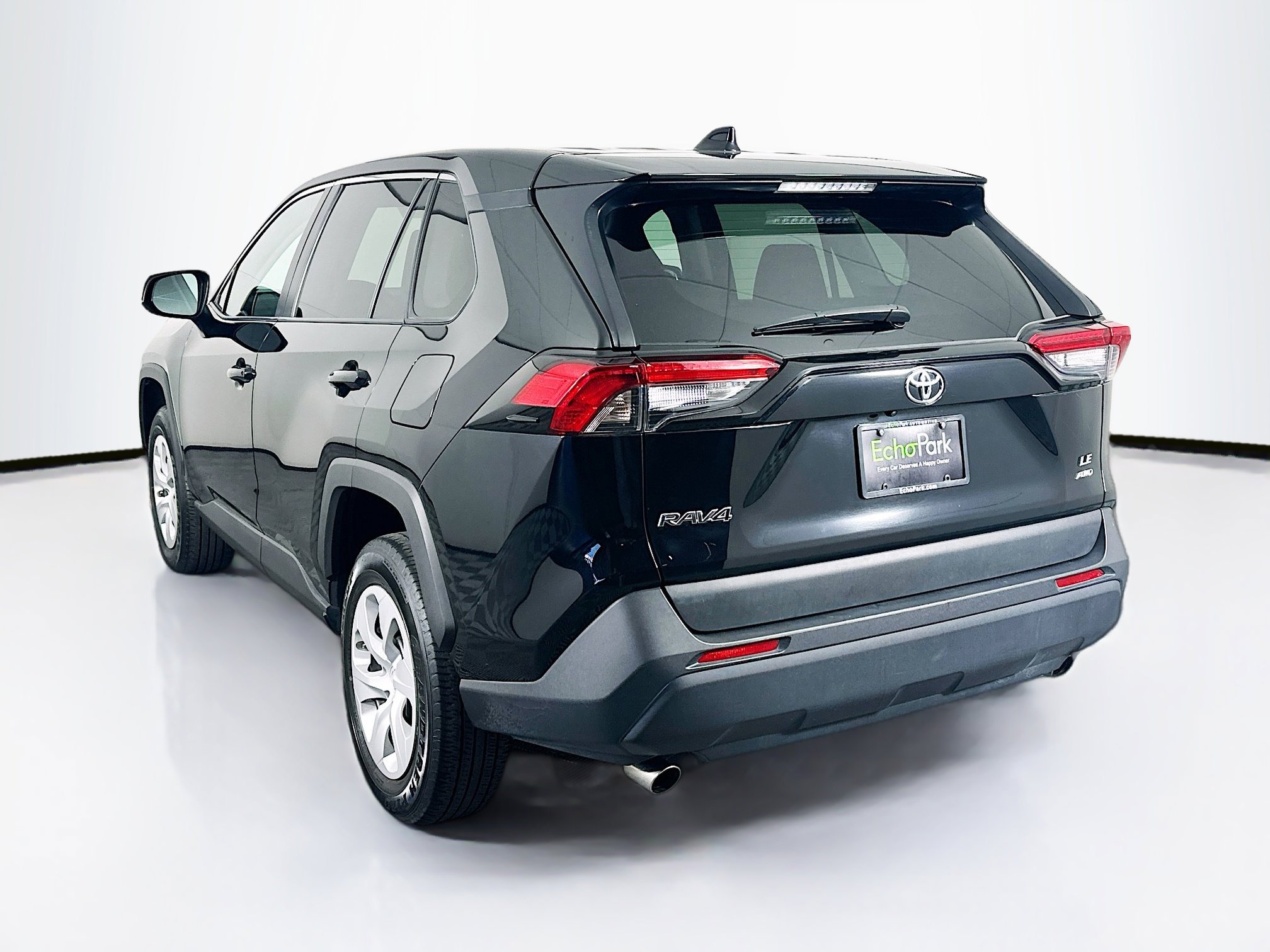 Used 2024 Toyota RAV4 LE image 5