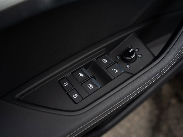 Used 2022 Audi e-tron Premium w/ Convenience Plus Package image 16