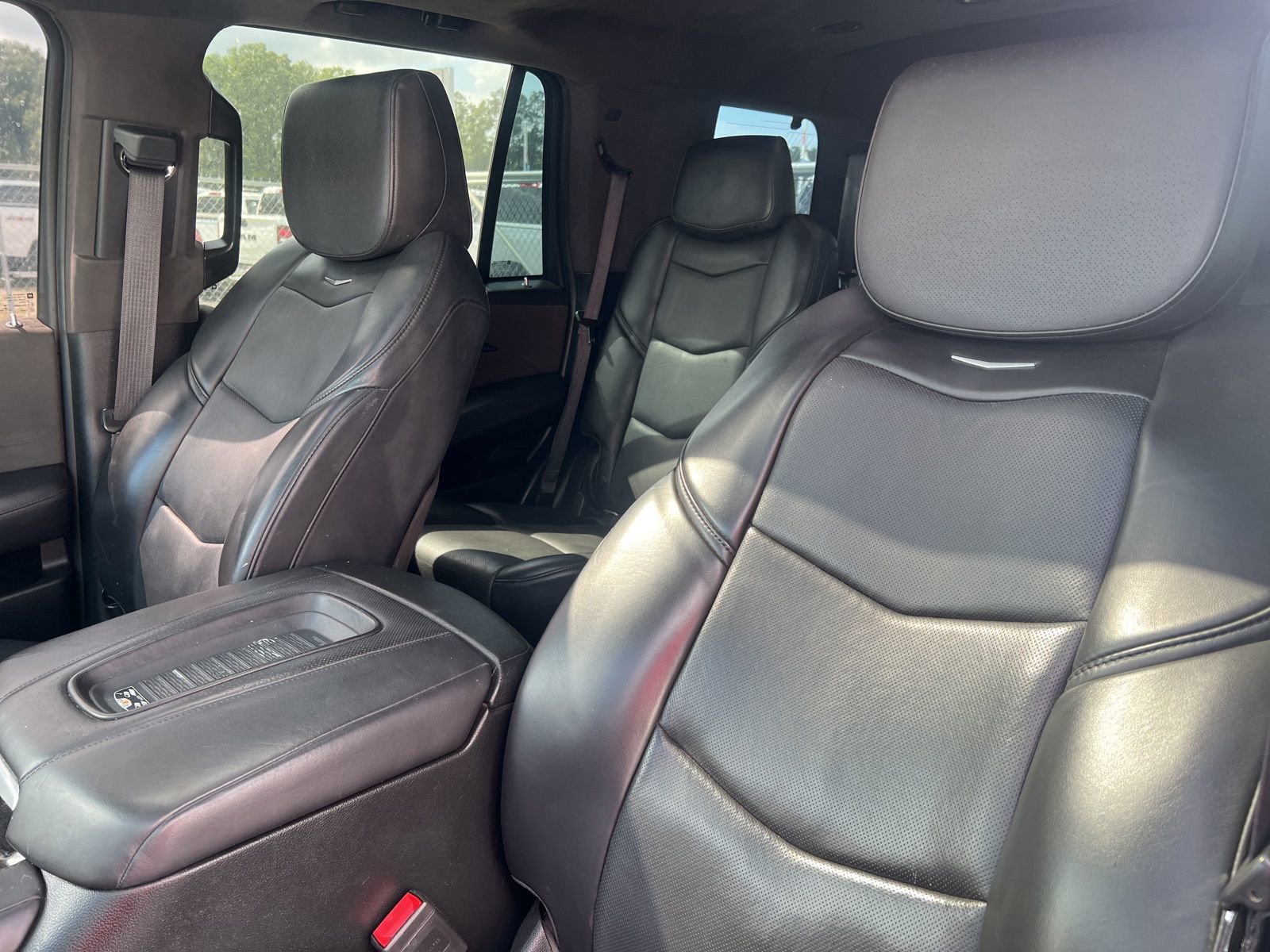 Used 2018 Cadillac Escalade Platinum AWD/4WD image 8