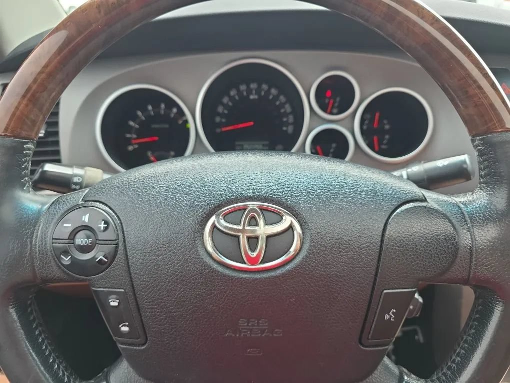 Used 2012 Toyota Tundra Limited w/ Platinum Pkg RWD image 17